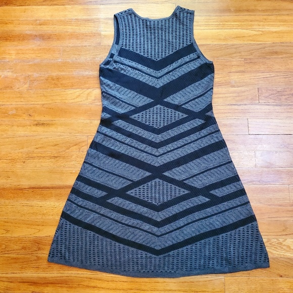 Mossimo cut out geometric pattern dress Sz L - Picture 5 of 6